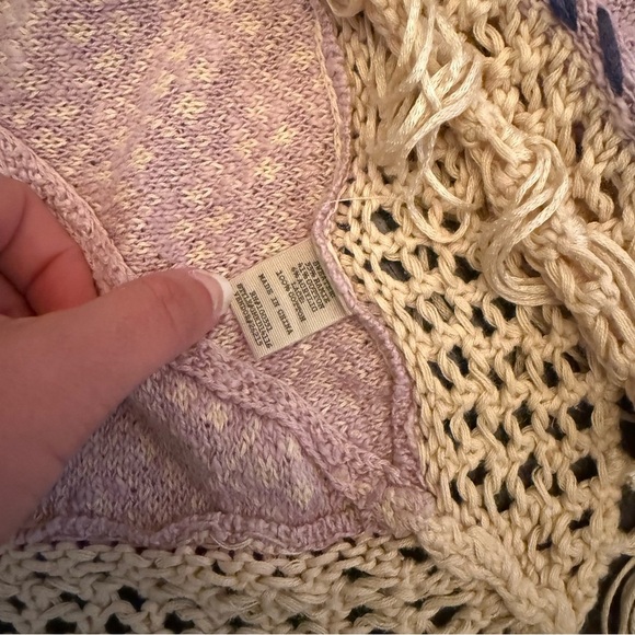 Light purple and cream colored boho sweater from Buckle - Picture 2 of 5